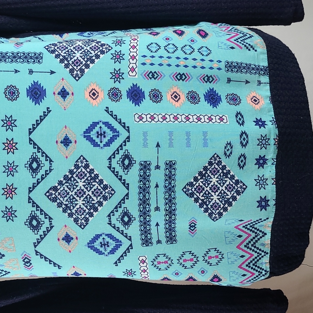 Rods Southwestern Design Top - Picture 4 of 12